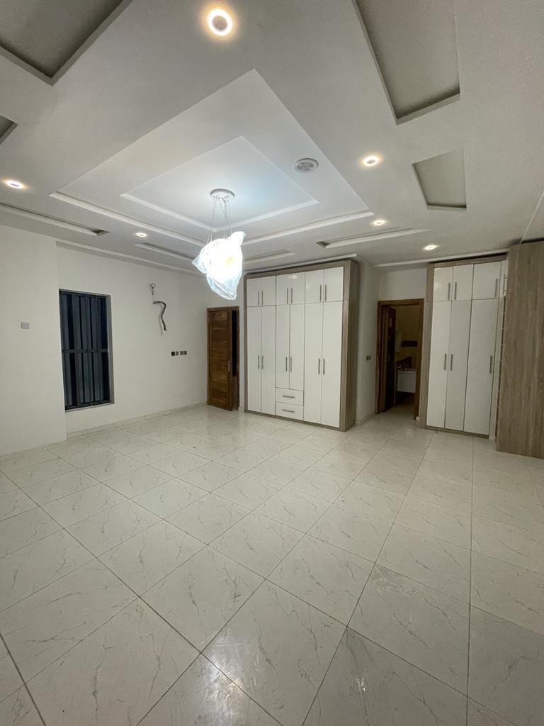 Spacious Bedroom